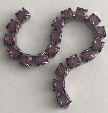 Swarovski Crystal Gunmetal CATCH-FREE Cup Chain - Cyclamen Opal - 32pp