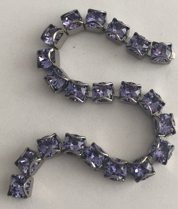 Swarovski Crystal Gunmetal CATCH-FREE Cup Chain - Tanzanite - 32pp