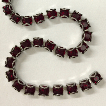 Swarovski Crystal Gunmetal CATCH-FREE Cup Chain -Siam - 32pp