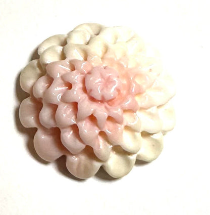 Vintage Hand-Carved Queen Conch Shell Floral Cabochon 19mm - SP7838
