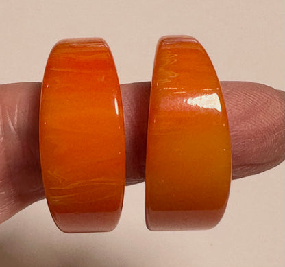 Vintage Vault Find Pumpkin Orange Bakelite Hoop Earrings 1.25 Inch #BAKE8020