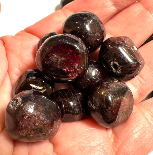 Highly Polished Tumbled Garnet Nugget Beads – Deep Wine Red Natural Garnet Nuggets – 13mm to 20mm – SP7851