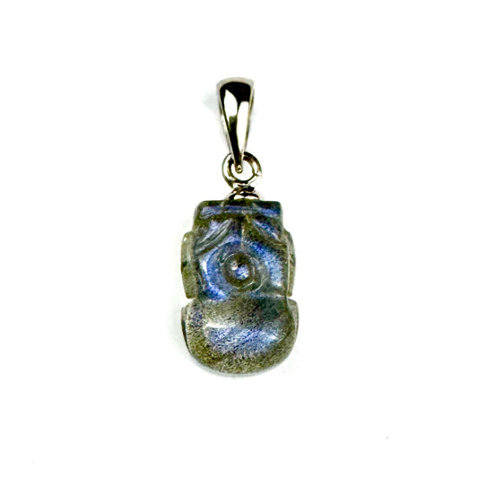 Blue Flash Labradorite Pixiu Pendant 9 x 11mm