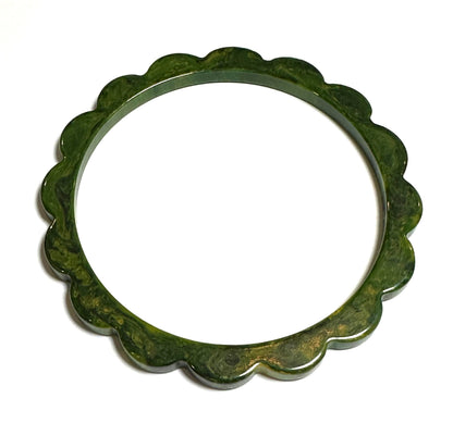 Vintage Creamed Spinach Scalloped Bakelite Bangle Bracelet #BAKE826