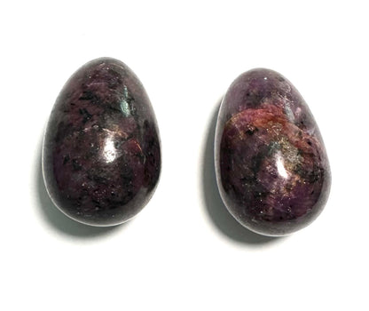 Ruby Egg • 24x35mm  -  NC7822