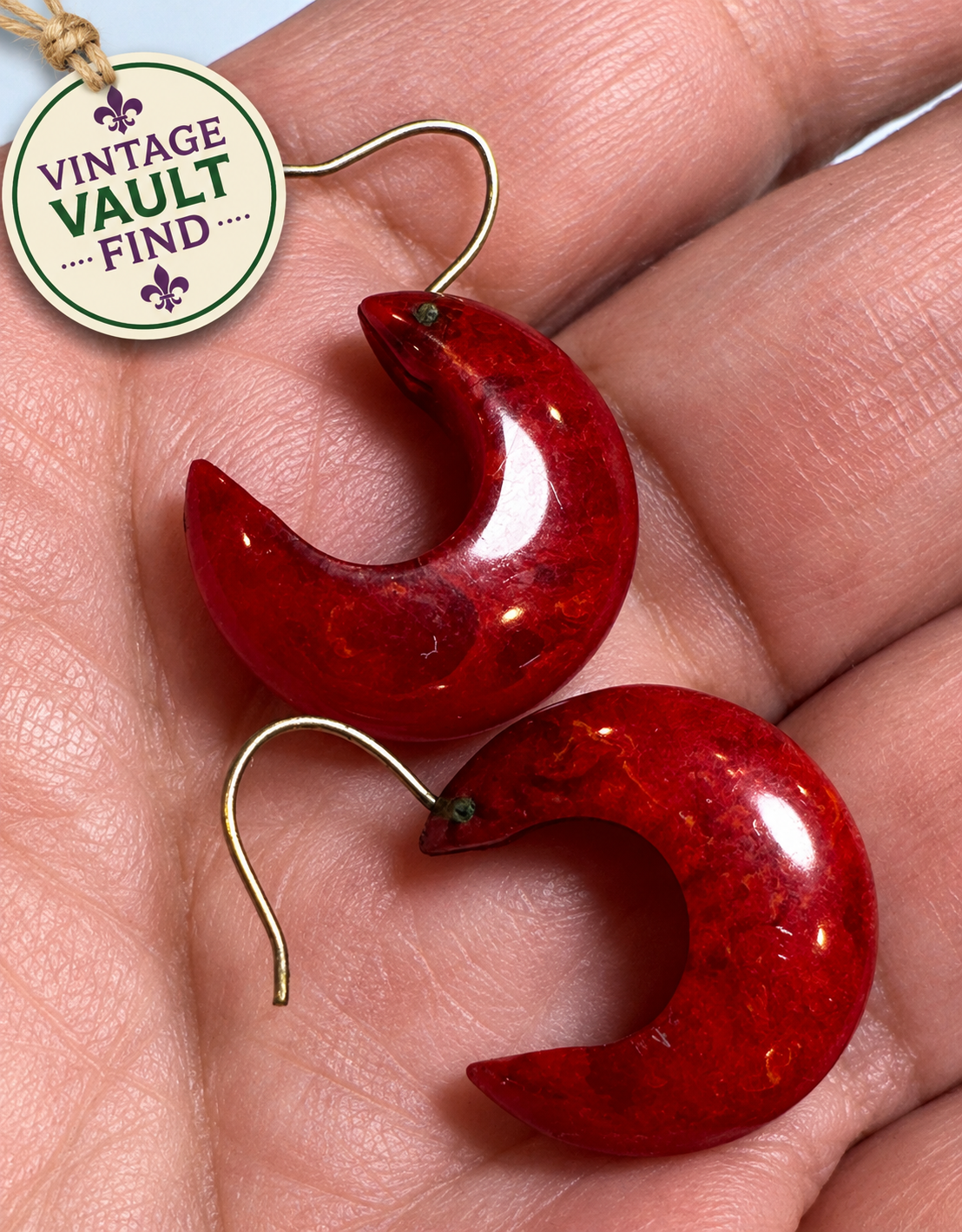 Vintage Vault Find Cherry Red Marbled Bakelite Crescent Earrings BAKE8021