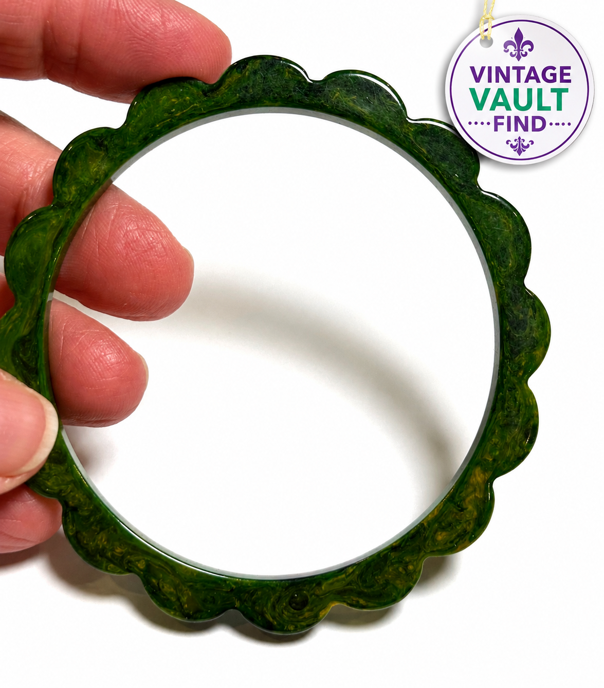 Vintage Creamed Spinach Scalloped Bakelite Bangle Bracelet #BAKE826