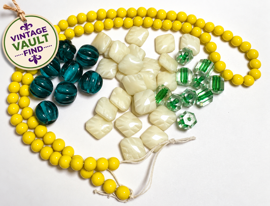 Vintage Vault Find Glass Green Heart, Melon & Deco Glow Bead Lot VB8017